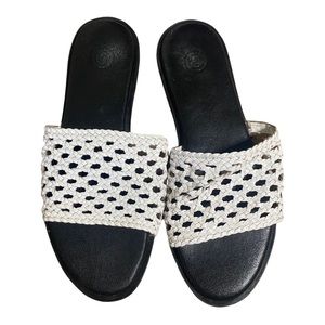 Urban Outfitters Basket Mules White SZ 6